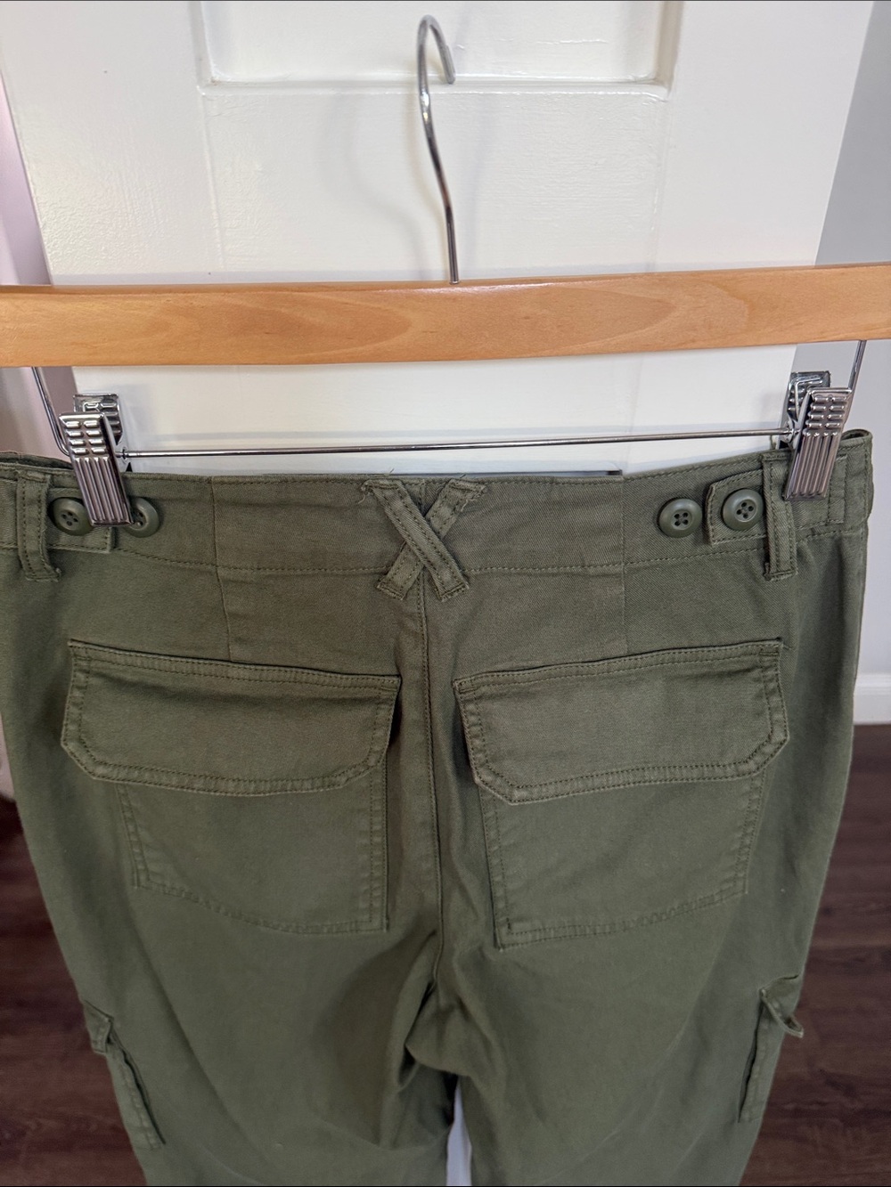 Universal Thread Olive Green High-Waist Wide Leg Cargo Pants NWOT 4 - Picture 6 of 7